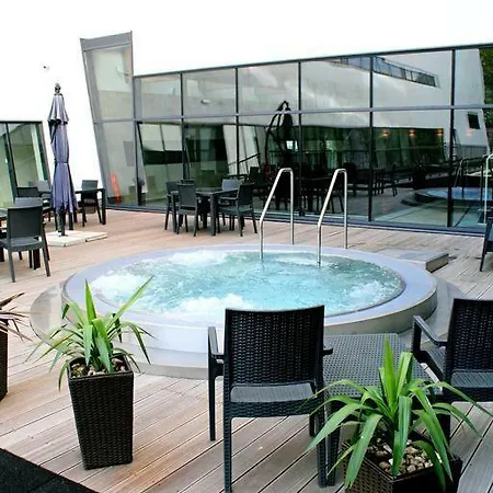 Apartament Z Widokiem Na Morze Z Aneksem Kuchennym I Basenem Ultra Marine Kołobrzeg Exterior foto
